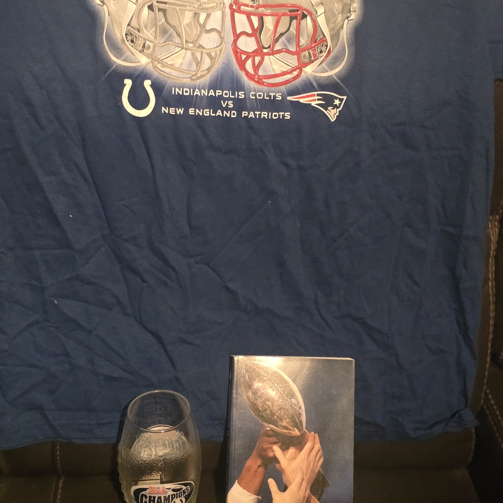 Clots VS New England Patriots 2007 Reebok t-shirt, Champions Glass, Media Guide.